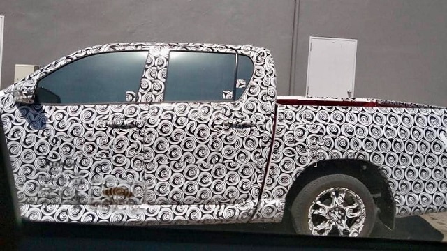 2023 Toyota Hilux side